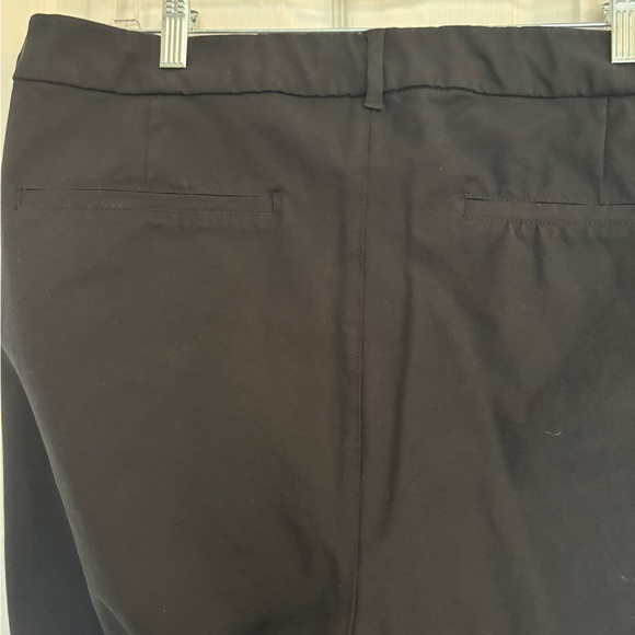 Old Navy Women’s High Rise Pixie - Picture 3 of 5